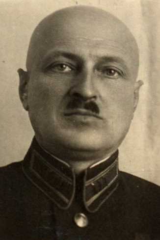 Portrait photograph of Colonel Yuri Vladimirovich Waltz in uniform, from his Red Army personnel service card.